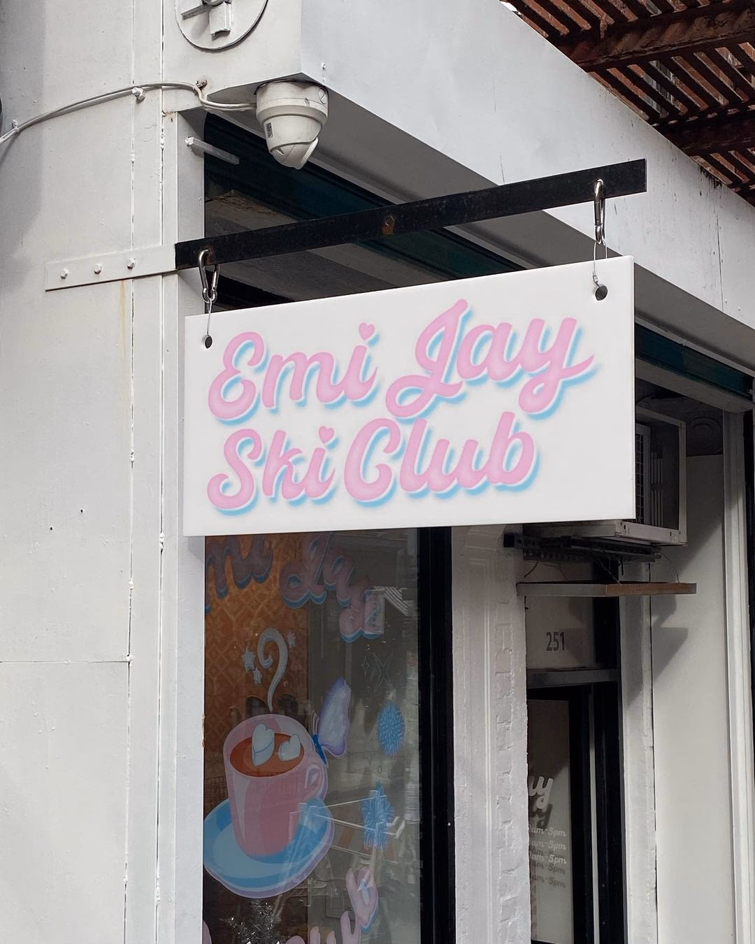 Emi Jay pop up